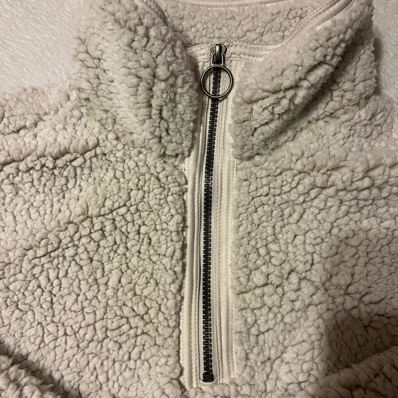 Cozy Sherpa Women’s White Quarter Zip  Pullover with front pocket size Medium - Picture 2 of 8